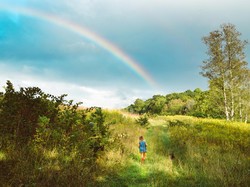 Mengenal Peristiwa Pembiasan Cahaya, Hukum Snellius, dan Contohnya