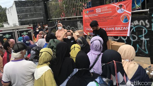 Jelang Ramadan, Pasar Murah di Sukabumi Dikerubuti Warga