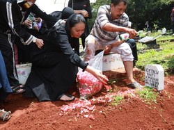 Cerita Kalina Oktarani Temani Bunda Een hingga Akhir Hayat