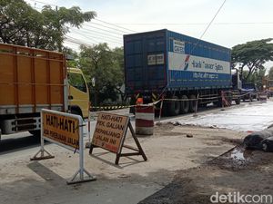 Perbaikan Jalur Pantura di Batangan, Macet Siang Ini Sampai 1 Km