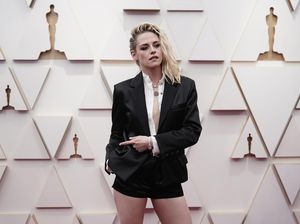 Adu Gaya Kristen Stewart hingga Zendaya di Red Carpet Oscar Adu Gaya Kristen Stewart hingga Zendaya di Red Carpet Oscar