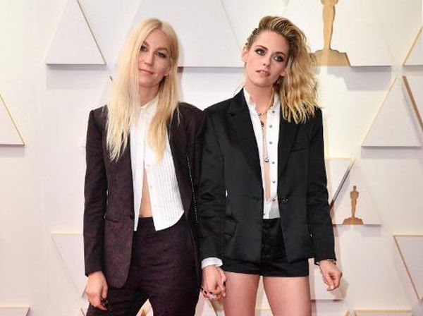 8 Foto Dylan Meyer yang Sudah Resmi Menikah dengan Kristen Stewart