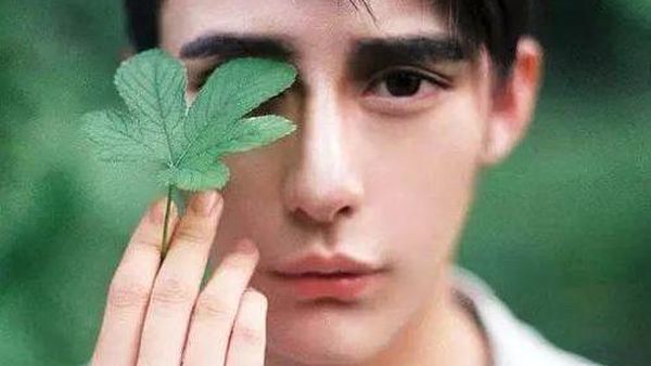 Dulu Disebut Kebanyakan Oplas, Aktor China Bikin Pangling dengan Wajah Baru