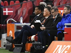 Van Dijk Keluhkan Taktik, Van Gaal: Aku Bosnya