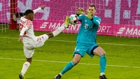 Neuer juga menjadi kiper dengan clean sheets terbanyak sejauh ini yakni 212 kali. Bahkan, angka itu bisa bertambah lebih banyak! (Getty Images)