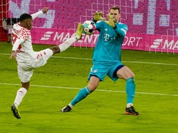 Neuer juga menjadi kiper dengan clean sheets terbanyak sejauh ini yakni 212 kali. Bahkan, angka itu bisa bertambah lebih banyak! (Getty Images)