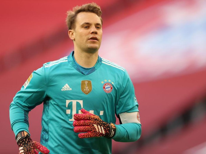 MUNICH, GERMANY - SEPTEMBER 18: Manuel Neuer of FC Bayern München celebrates after winning the Bundesliga match between FC Bayern München and VfL Bochum at Allianz Arena on September 18, 2021 in Munich, Germany. (Photo by Alexander Hassenstein/Getty Images)