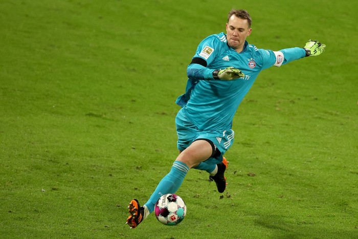 MUNICH, GERMANY - SEPTEMBER 18: Manuel Neuer of FC Bayern München celebrates after winning the Bundesliga match between FC Bayern München and VfL Bochum at Allianz Arena on September 18, 2021 in Munich, Germany. (Photo by Alexander Hassenstein/Getty Images)