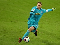 Kontrak Manuel Neuer akan habis pada musim panas 2023 mendatang. Apakah Bayern Munich mau memakai jasanya lebih lama lagi? (Getty Images)