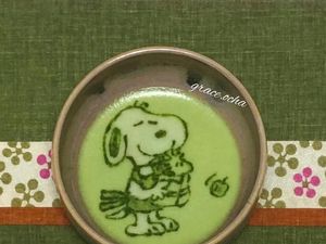 Sluurp! Matcha Cantik Ini Dihias Gambar Lukisan Kartun Sluurp! Matcha Cantik Ini Dihias Gambar Lukisan Kartun