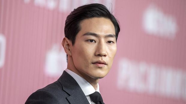 Noh Sang-hyun, pemeran Baek Isak drama Pachinko (2022) Actor Steve Sanghyun Noh arrives for the premiere of