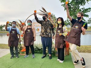 Istimewa! Pengalaman Makan di Atas Pinisi dan Menikmati Senja di PIK Istimewa! Pengalaman Makan di Atas Pinisi dan Menikmati Senja di PIK