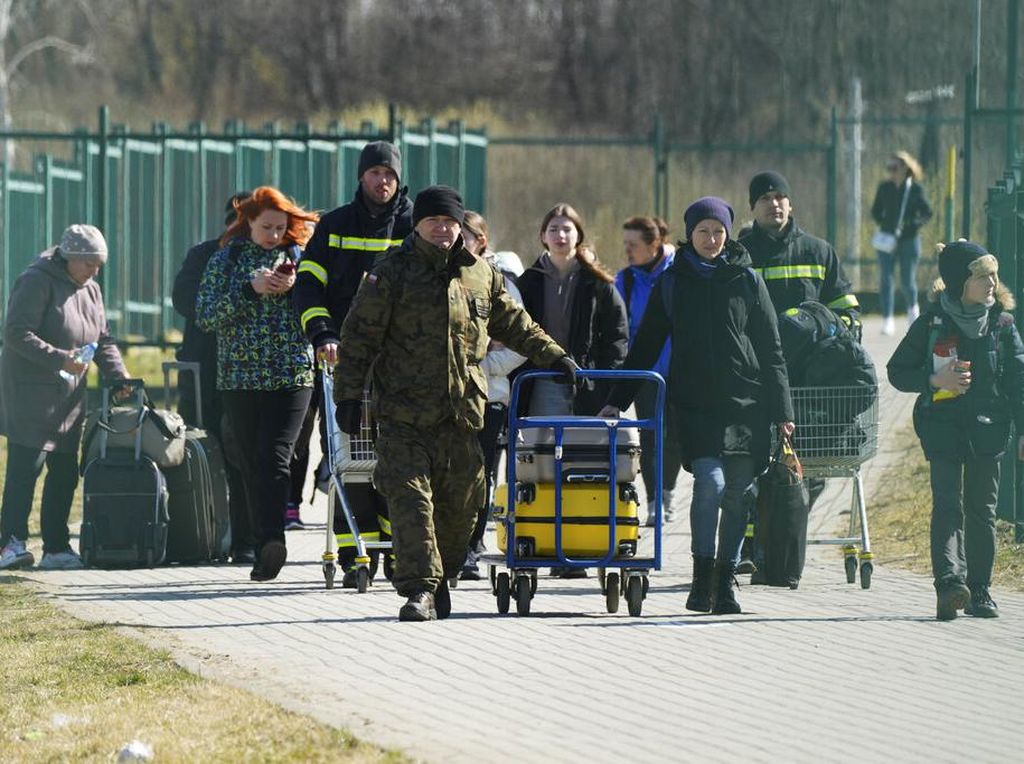 PBB: Lebih dari 4 Juta Orang Mengungsi dari Perang di Ukraina