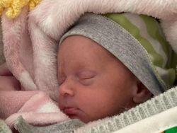 Kisah Bayi Prematur Berjuang Hidup di Kota yang Diserang Rusia