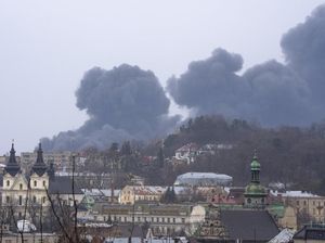 5 Rudal Rusia Hantam Kota Lviv Ukraina, 6 Orang Tewas 5 Rudal Rusia Hantam Kota Lviv Ukraina, 6 Orang Tewas