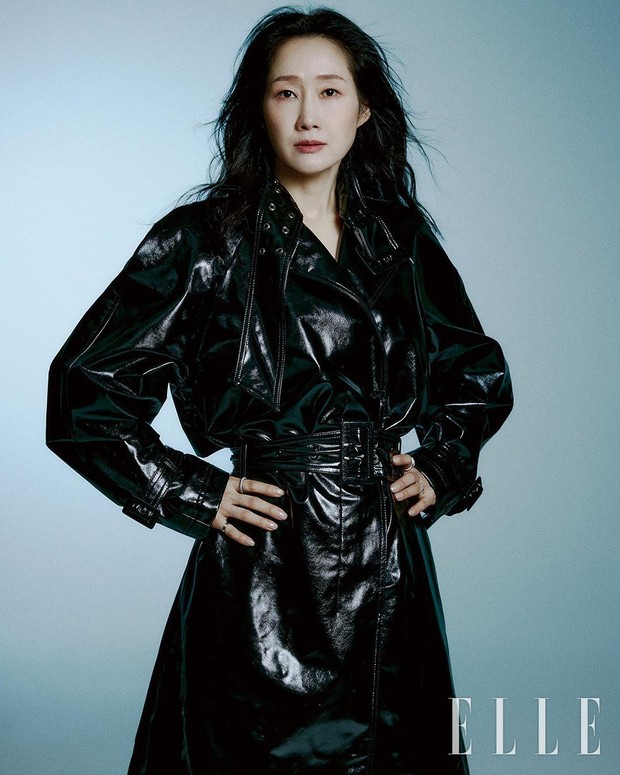 Potret Bae Hae Sun dalam pemotretan bersama ELLE