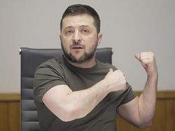 Presiden Ukraina Banggakan Pasokan Senjata dari Barat