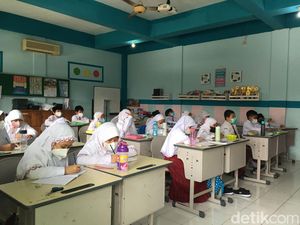 PTM Surabaya yang Kembali digelar 100% Wajib Dapat Persetujuan Orang Tua PTM Surabaya yang Kembali digelar 100% Wajib Dapat Persetujuan Orang Tua