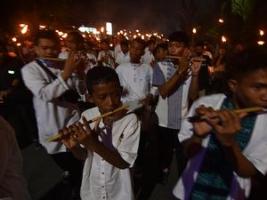 Semringah Pawai Obor Jelang Ramadan di Jakarta
