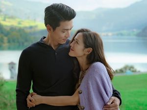 7 Potret Bucin Hyun Bin - Son Ye Jin, Pasutri Goals yang Bikin Jomblo Iri 7 Potret Bucin Hyun Bin - Son Ye Jin, Pasutri Goals yang Bikin Jomblo Iri