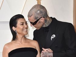 Kourtney Kardashian Diminta Minum Sperma Suami Agar Cepat Hamil