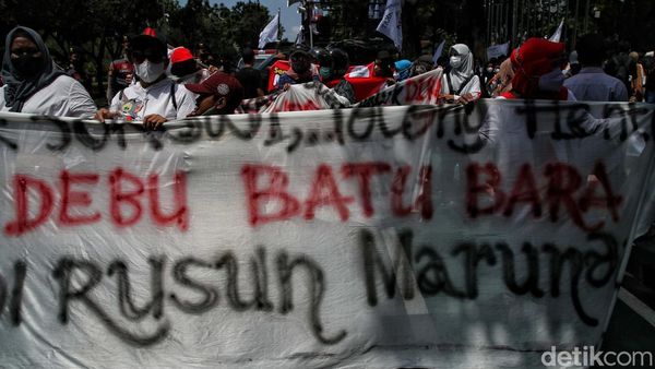 Gegara Polusi Batu Bara, Warga Marunda Geruduk Kantor Gubernur DKI