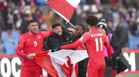 Pasalnya tiga tim teratas di Kualifikasi Piala Dunia 2022 zona CONCACAF lolos langsung ke Qatar. Amerika Serikat dan Meksiko masih berpeluang menyamai poin Kanada karena baru bermain 12 kali dengan dua laga tersisa. Namun, hal itu takkan mengubah kepastian Kanada untuk tetap aman lolos ke Piala Dunia 2022. AP/Nathan Denette