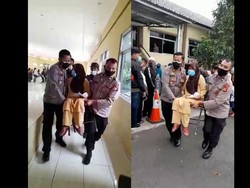Viral! Polisi Cianjur Boyong Nenek Lumpuh untuk Terima Bantuan