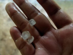 Hujan Es Landa Jateng-DIY