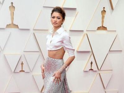 Daftar Artis Berbusana Terbaik Oscar 2022, Zendaya Hingga Mila Kunis