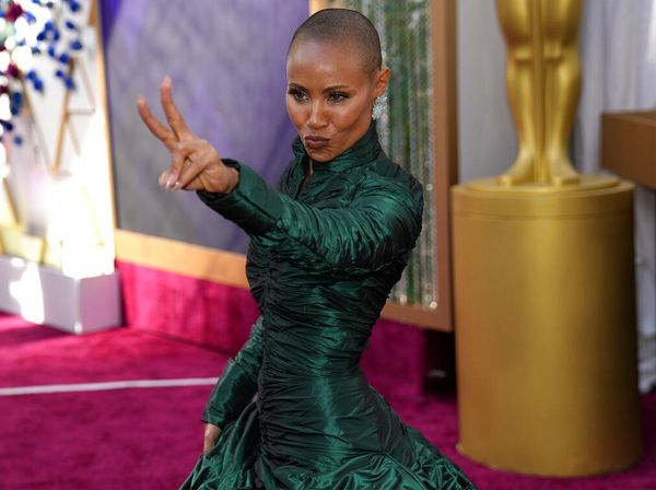 8 Foto Penampilan Jada Pinkett yang Bikin Will Smith Tampar Chris Rock