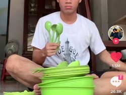 Selalu Makan Pakai Piring Hijau, Ternyata Seluruh Alat Makan Pria Ini Berwarna Hijau