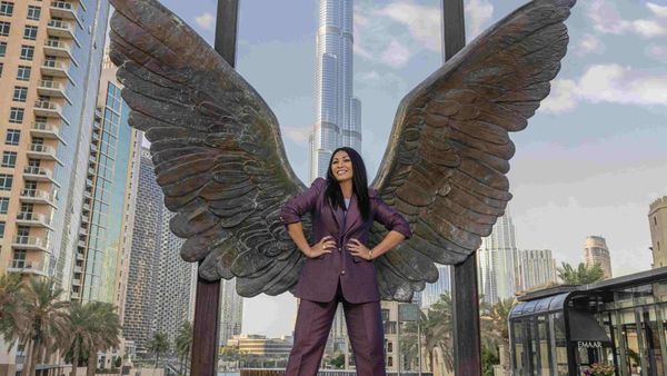 Potret Anggun Liburan Mevvah di Dubai