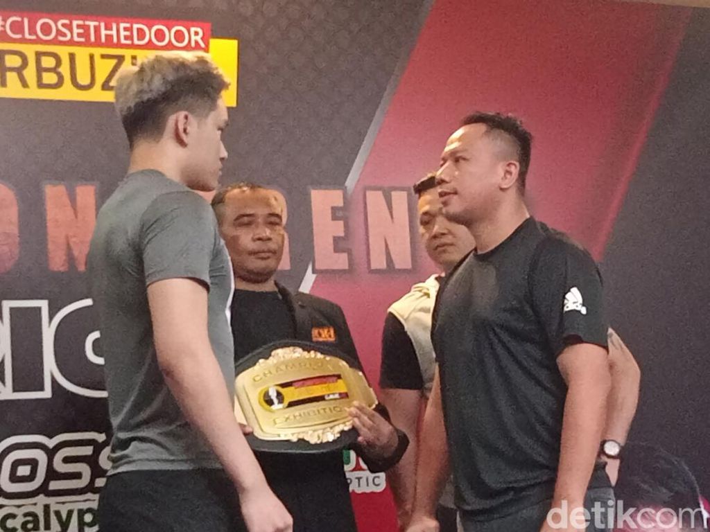 Farhat Abbas... You Are Next! Vicky Prasetyo Tantang di Ring Tinju Farhat Abbas... You Are Next! Vicky Prasetyo Tantang di Ring Tinju