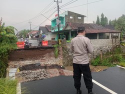 Brukkk! Jembatan Kadirejo Klaten Putus Total Sore Ini