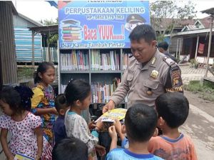 Kenalkan Bripka Ucen, Pejuang Literasi di Desa Jambi Kenalkan Bripka Ucen, Pejuang Literasi di Desa Jambi