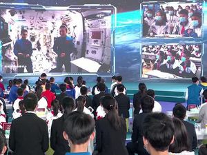 Eksperimen Jembatan Cair di Luar Angkasa