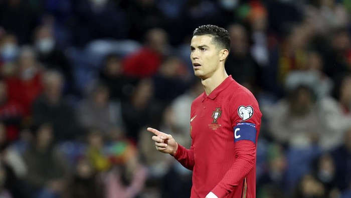 Portugals Cristiano Ronaldo gestures during the World Cup 2022 playoff soccer match between Portugal and Turkey, at the Dragao stadium in Porto, Portugal, Thursday, March 24, 2022. (AP Photo/Luis Vieira)