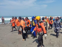 Mayat Mengapung di Karangwuni Dipastikan Wisatawan Hanyut Pantai Glagah