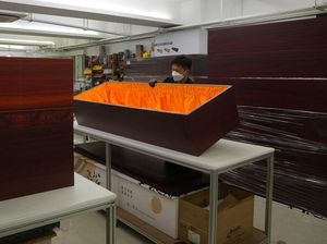 Wujud Peti Mati Kardus untuk Jenazah Covid di Hong Kong Wujud Peti Mati Kardus untuk Jenazah Covid di Hong Kong