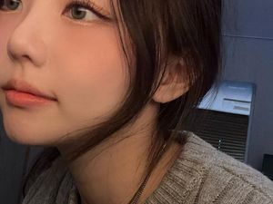 Penampilan Ibu 2 Anak yang Kelewat Imut Sampai Diajak Kenalan Anak-anak SMP Penampilan Ibu 2 Anak yang Kelewat Imut Sampai Diajak Kenalan Anak-anak SMP