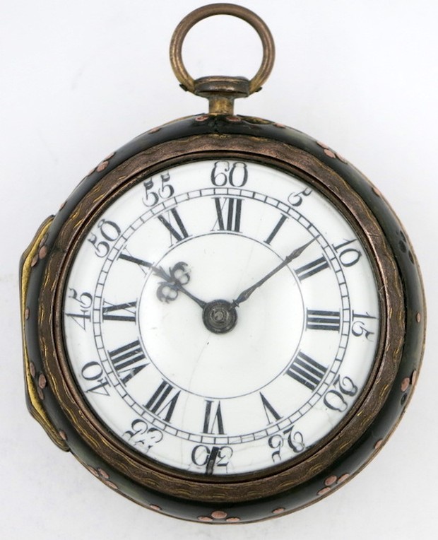 Jam saku abad 17/Foto : cogsandpieces.com Jam saku mengalami perubahan bentuk pada abad 17, menjadi bulat pipih supaya mudah disimpan.