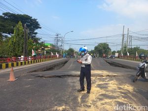 Ini Video Jembatan Nasional di Lamongan yang Ambles Ini Video Jembatan Nasional di Lamongan yang Ambles