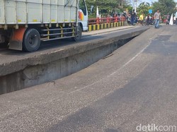 Jembatan Balun Lamongan yang Ambles Berusia 29 Tahun