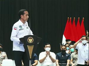 Menggema Teriakan 3 Periode ke Jokowi dari Peserta Acara Kepala Desa