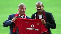 2. Kepindahan Juan Sebastian Veron dari Lazio ke MU pada tahun 2001 senilai 24,3 juta paun sempat memecahkan rekor transfer Britania Raya. Foto: Getty Images/Gary M. Prior