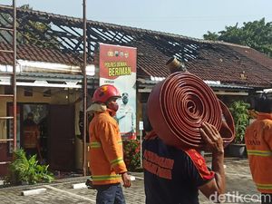 Kebakaran Polres Demak, Ruangan Kasat Reskrim Ikut Hangus Dilalap Api Kebakaran Polres Demak, Ruangan Kasat Reskrim Ikut Hangus Dilalap Api