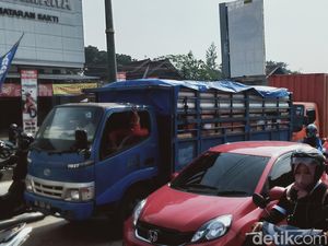 Jalan Jogja-Solo di Ceper Macet Pagi Ini, Ternyata Ini Biang Keroknya Jalan Jogja-Solo di Ceper Macet Pagi Ini, Ternyata Ini Biang Keroknya