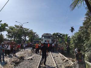Kereta Sibinuang Tabrak Truk Pengangkut Semen di Padang, Ini Kronologinya