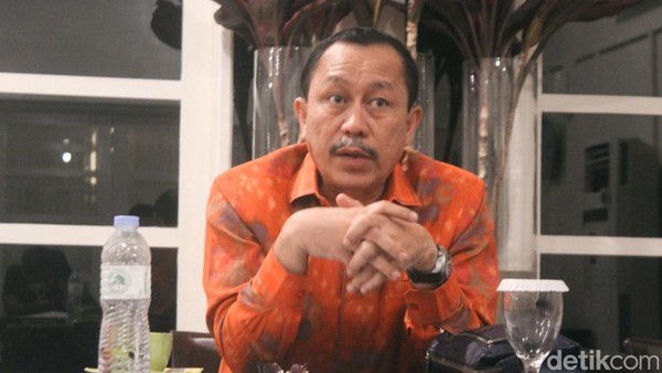 Ketua Komnas Ahmad Taufan Damanik saat memaparkan dampak tambang emas di Sangihe (detikcom/Trisno Mais)